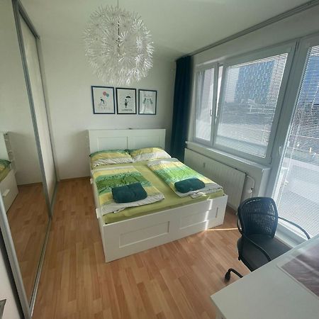 Park View City Center Location Apartment With Balcony 브라티슬라바 외부 사진