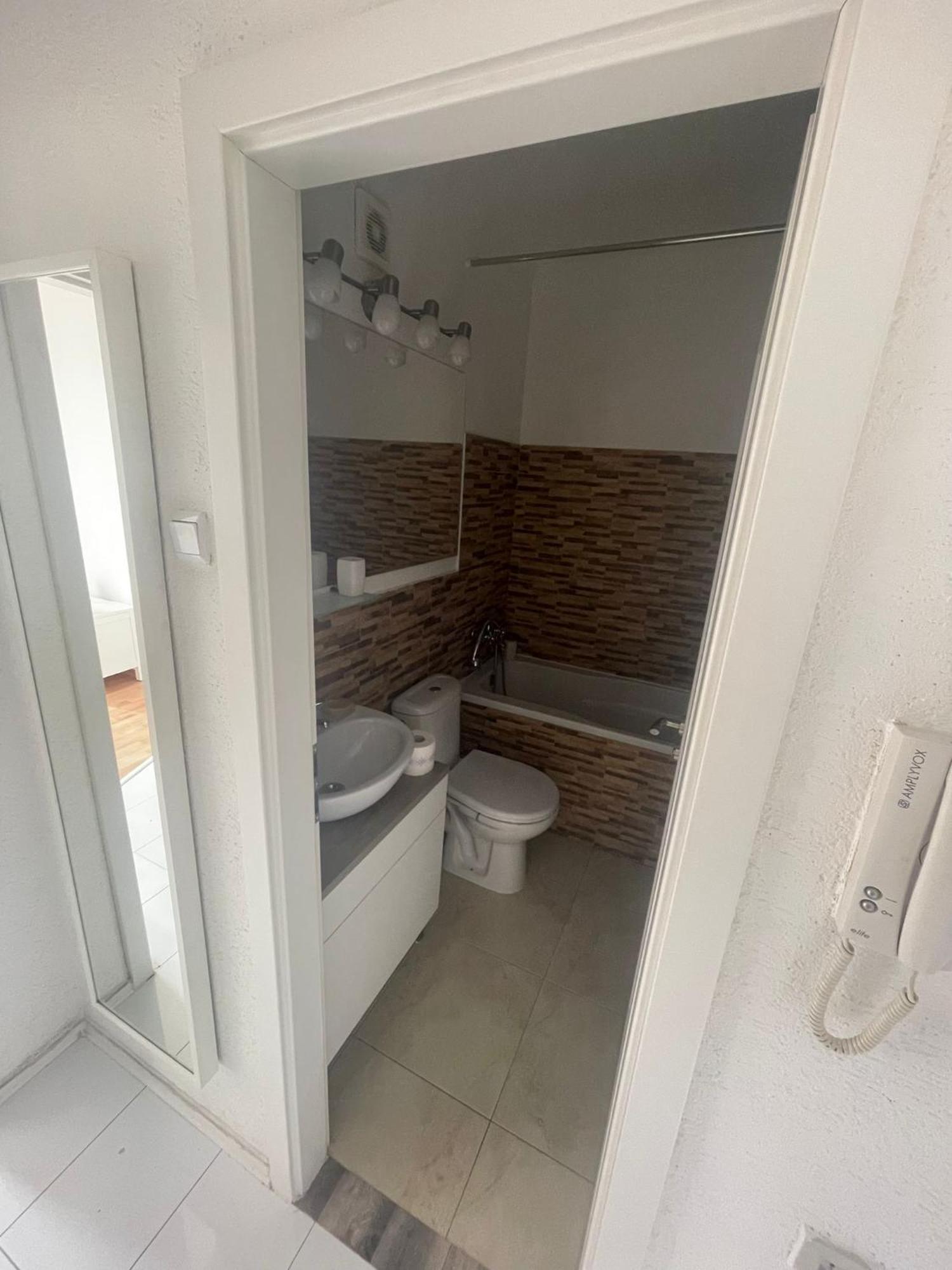 Park View City Center Location Apartment With Balcony 브라티슬라바 외부 사진